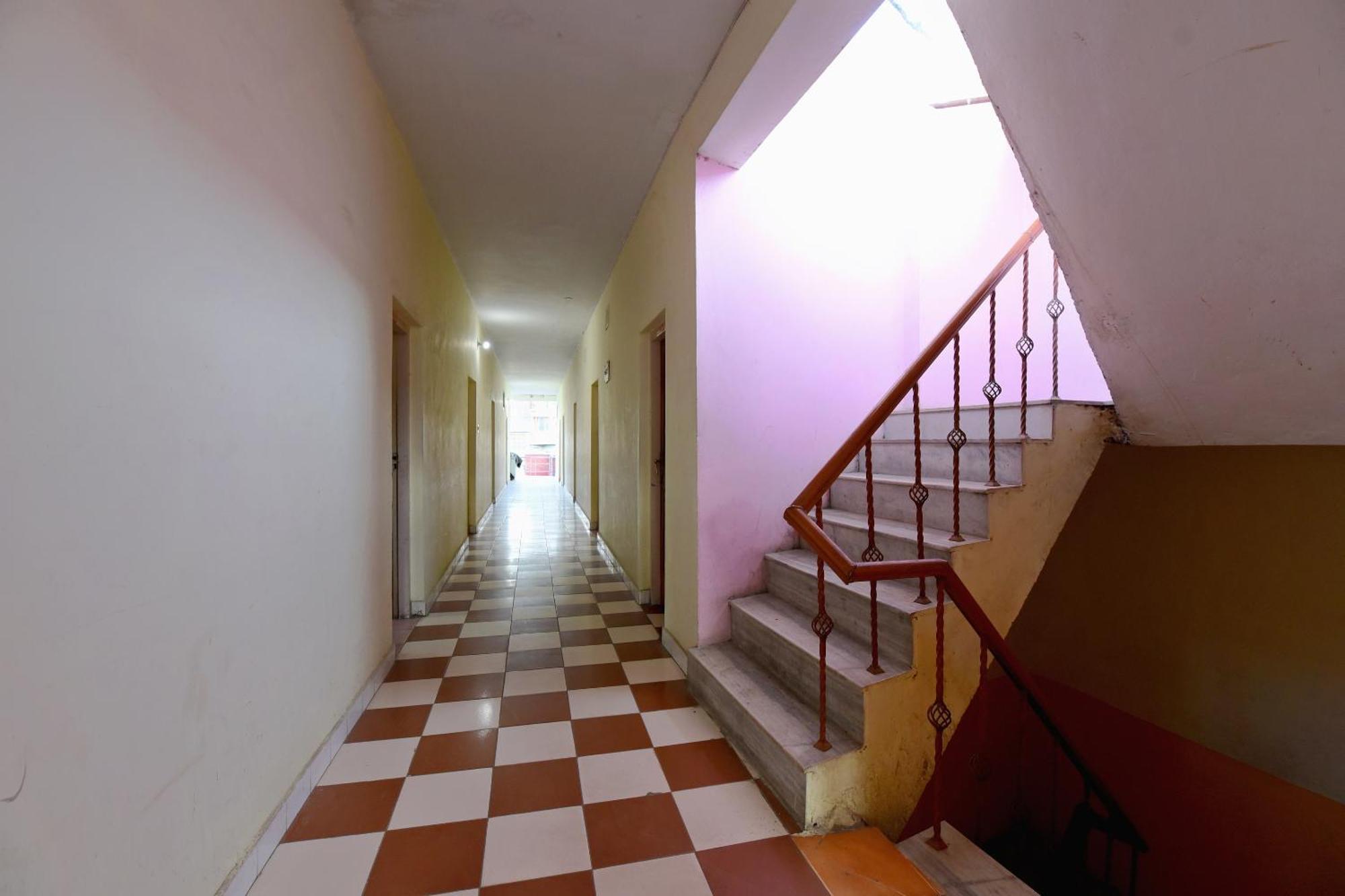 SPOT ON 41403 Hotel Sunbeam Shamshi Exterior foto