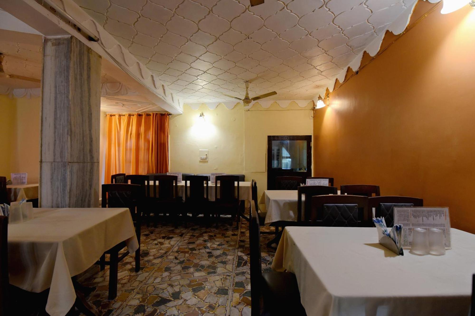 SPOT ON 41403 Hotel Sunbeam Shamshi Exterior foto
